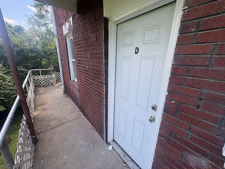 726 Large Ave — Photo 7