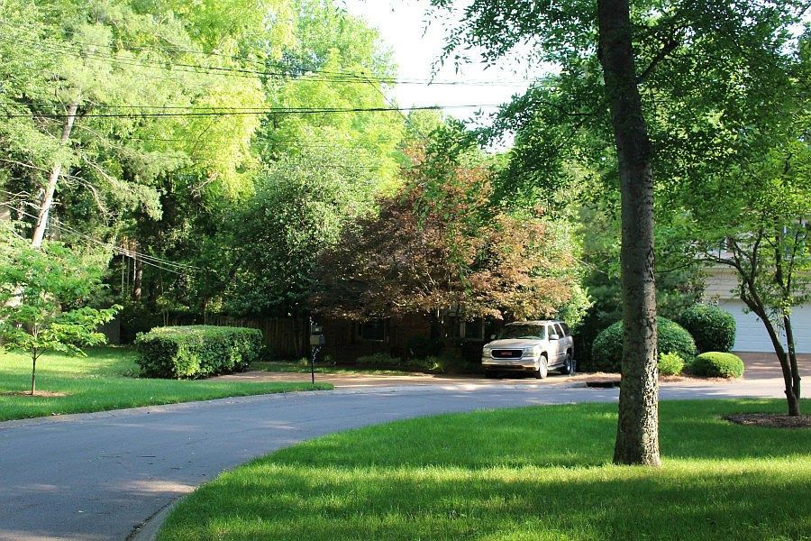 2nd image of 136 Longwood Pl