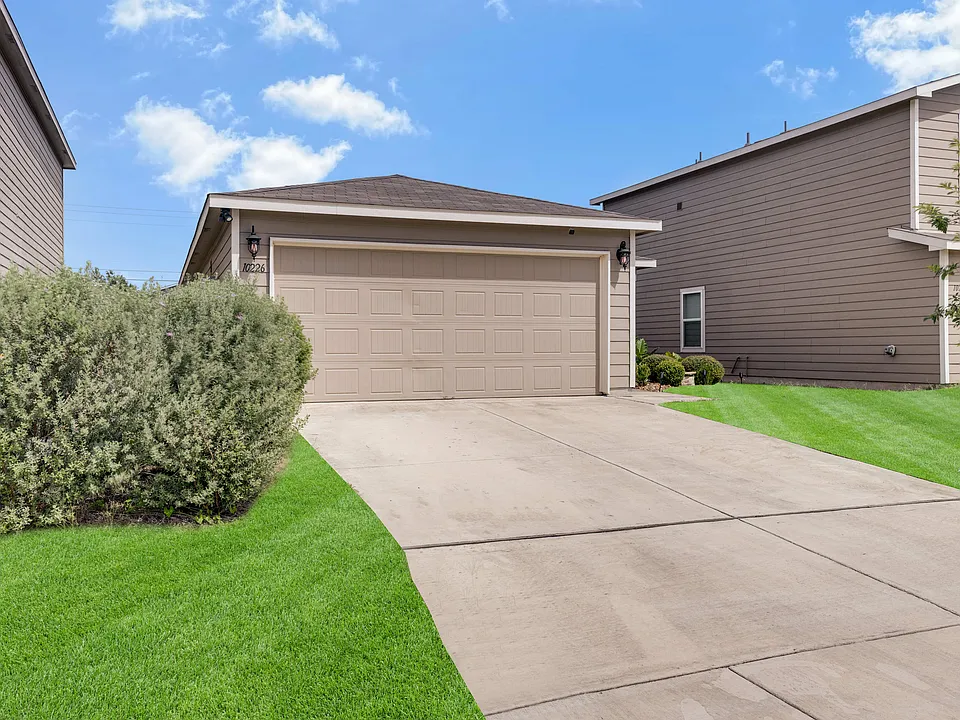 10226 Reyes Hts