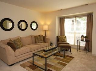 44 W Doral Dr APT 101, Glendale Heights, IL 60139