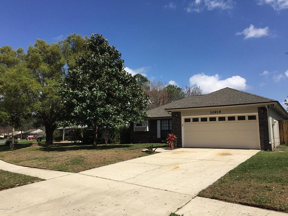 1st image of 10919 Morgan Horse Dr E