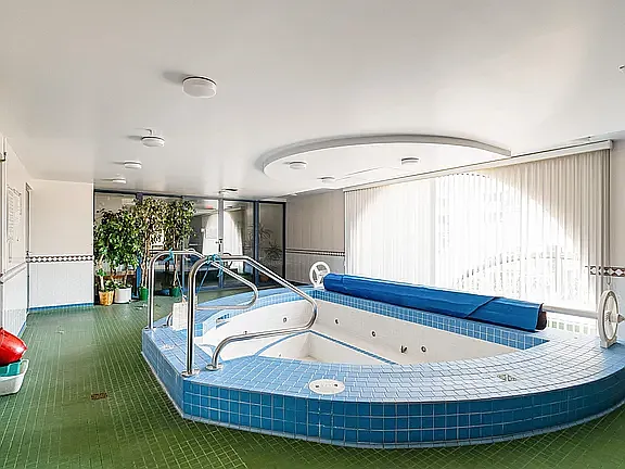 hot tub