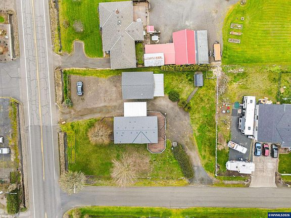 3rd image of 4639 Knox Butte Rd E