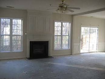 2nd image of 122 Regent Pl
