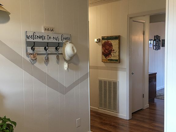 Entry to hall & dining room