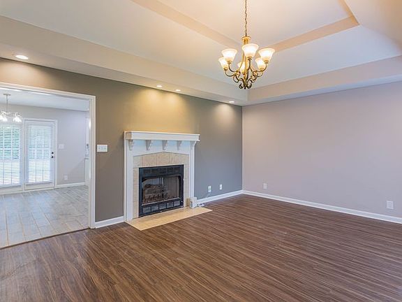 5th image of 847 Isaac Dr