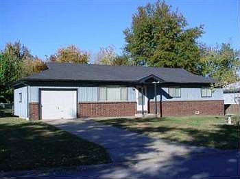2nd image of 713 Lone Oak Ave