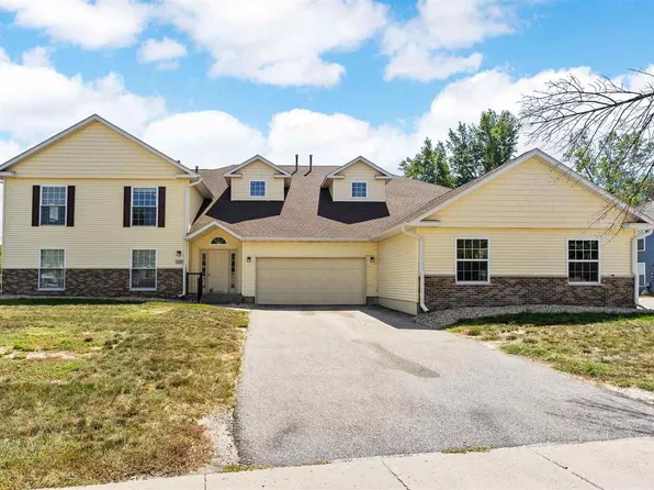 4400 Westchester Dr NE Unit D, Cedar Rapids, IA 52402