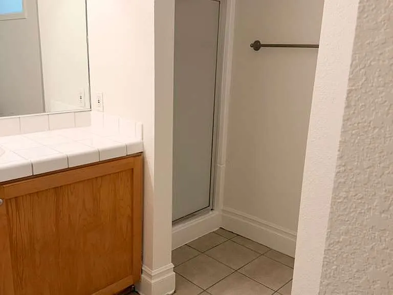 Virgil Apartments — Photo 14