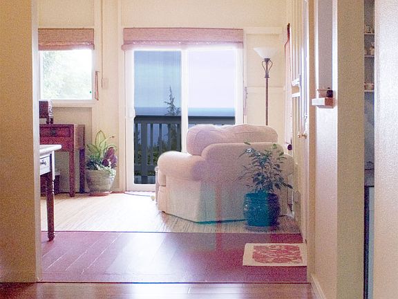 Staged at time of 2005 sale