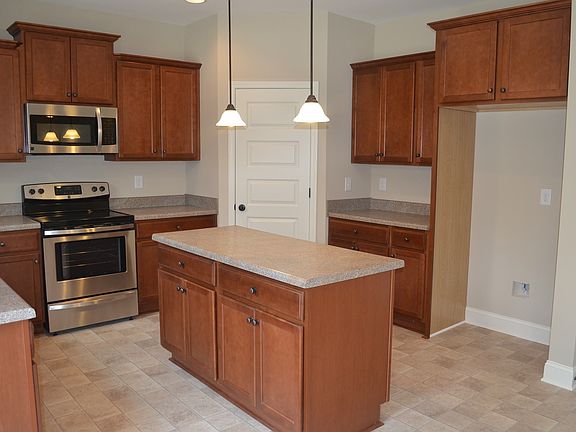 4th image of 157 Mountain Island Drive