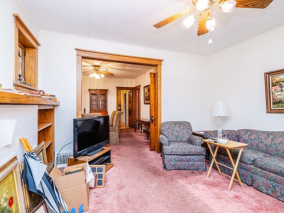3rd image of 3714 N Claremont Ave