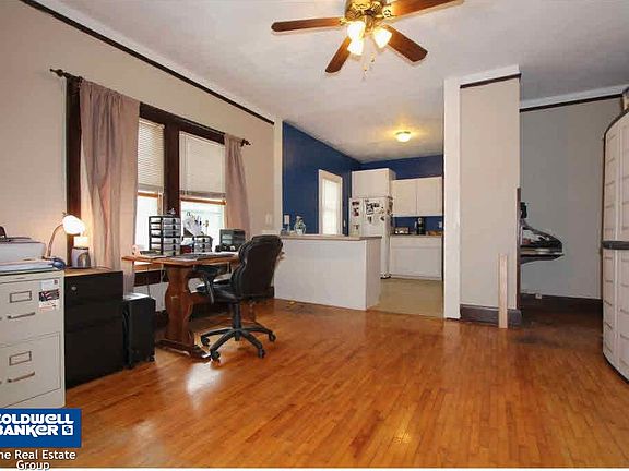 4th image of 236 Oxford Ave