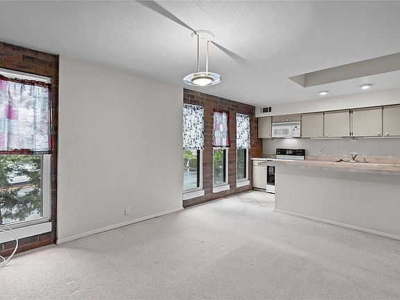5th image of 641 Coeur De Royale Dr APT C