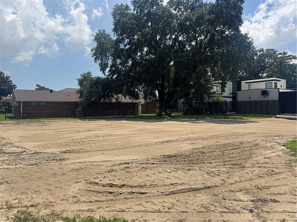 1st image of 840 Bonnabel Blvd #B