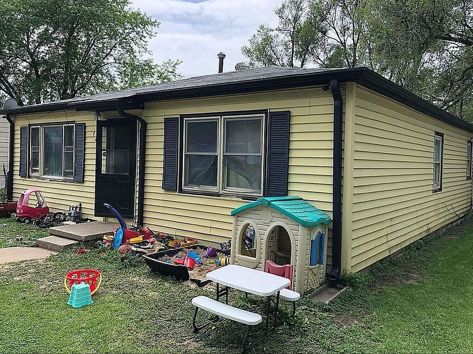 1st image of 7418 S 41st St