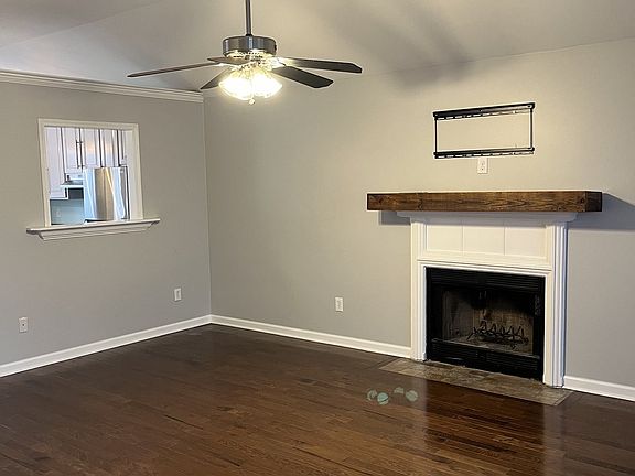 3rd image of 2815 Candlewicke Dr