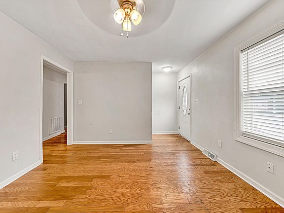 3rd image of 3215 Maplelawn Ave NW