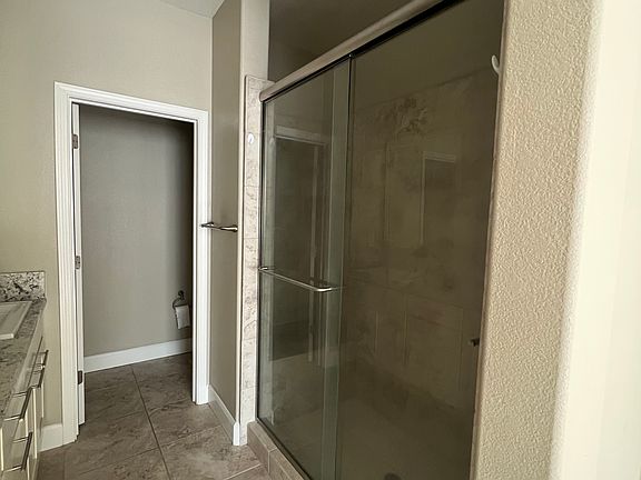 5th image of 639 Avenue One