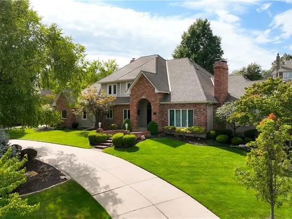 13014 Russell St, Overland Park, KS 66209