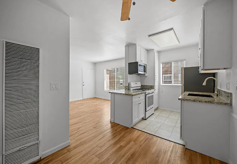 1452 Grand Ave #7 — Photo 13