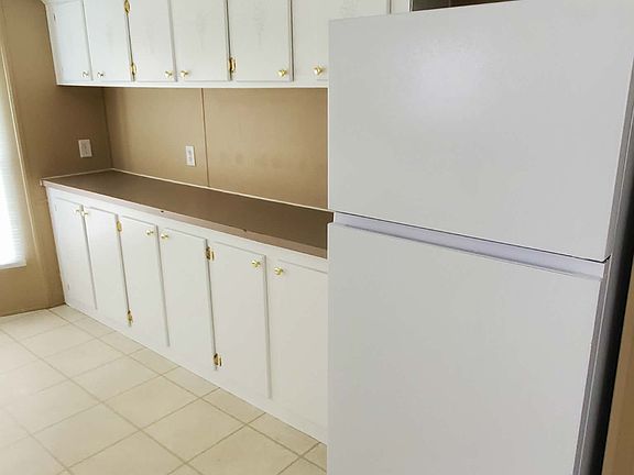 5th image of 1007 Barberry Ct