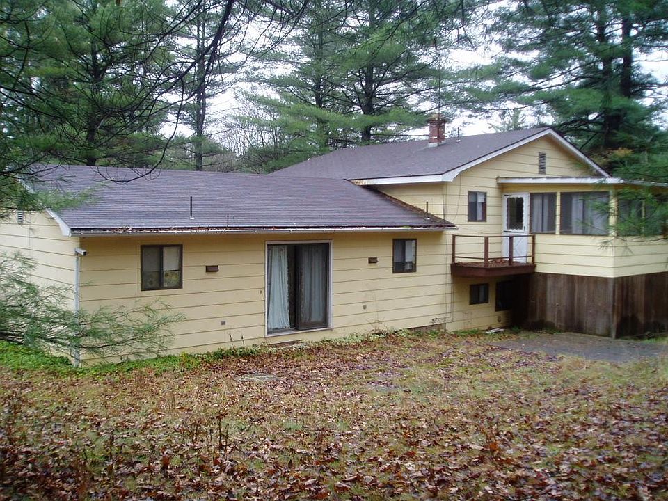 2nd image of 16 Luxton Lake Rd