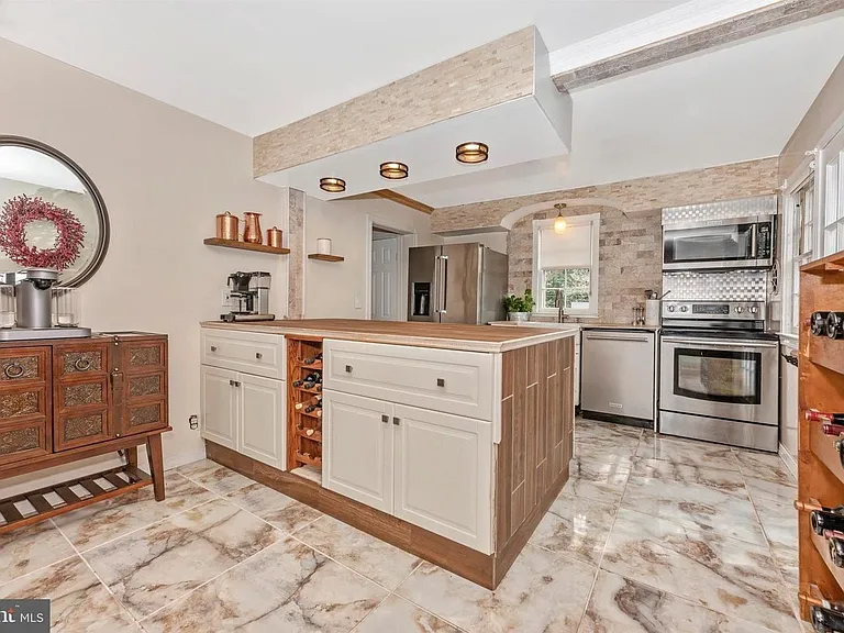 7023 Deerfield Rd — Photo 13
