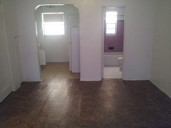 3rd image of 714 15th St #7
