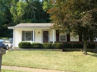 1253 Green Knoll Dr, Fenton, MO