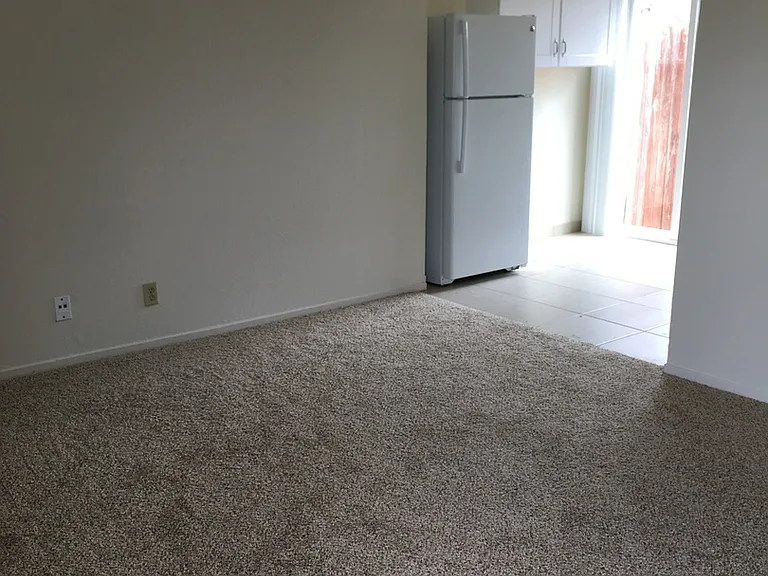 3228 Fairview Ct — Photo 5