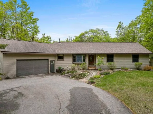 4545 Lintlong Rd, Petoskey, MI 49770