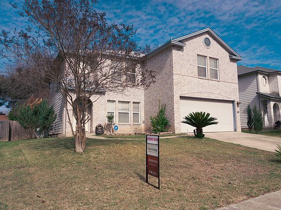 3rd image of 5623 Lovett Oaks