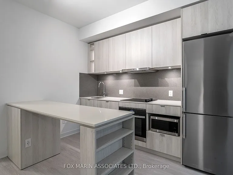 11 Yorkville Ave #802 — Photo 4