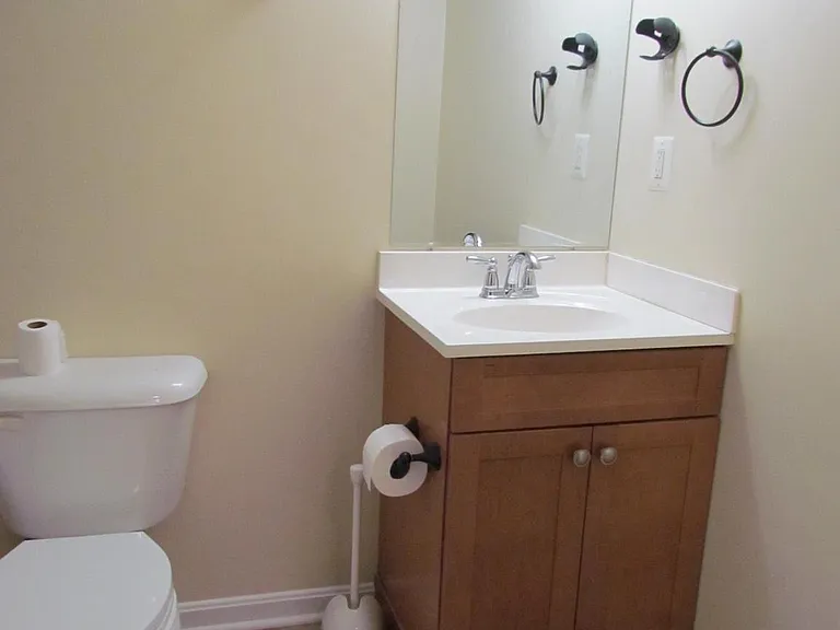 23220 Spalding Ln — Photo 10