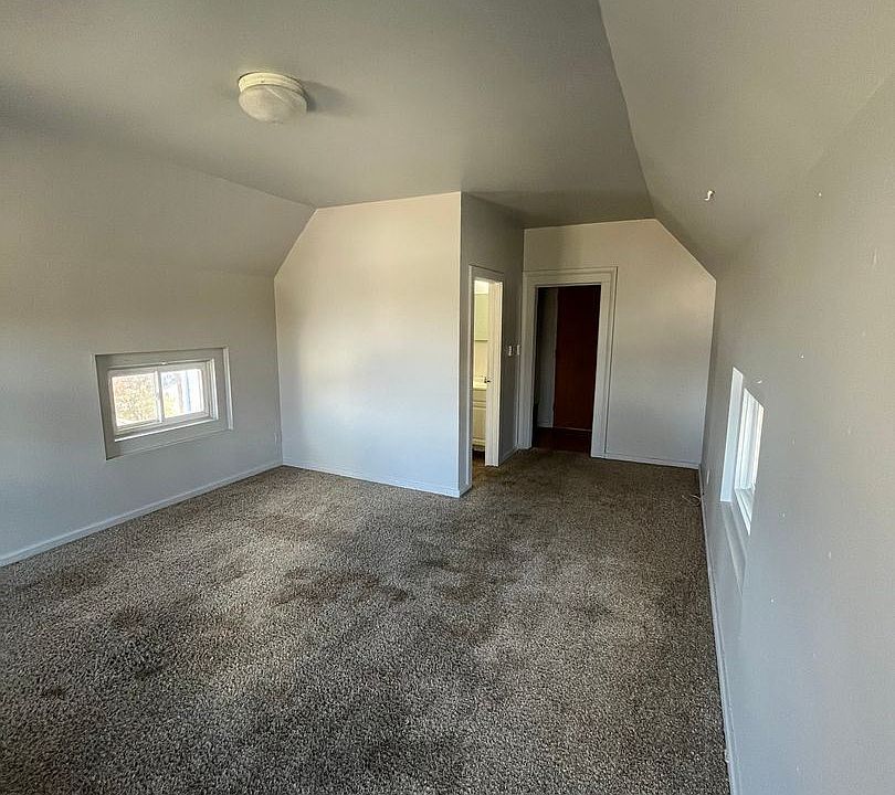 1st image of 1000 4th St NW APT 3
