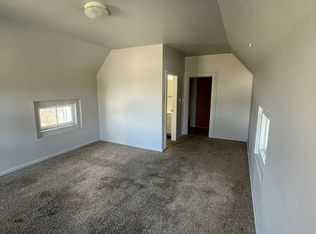 1000 4th St NW APT 3, Waverly, IA 50677