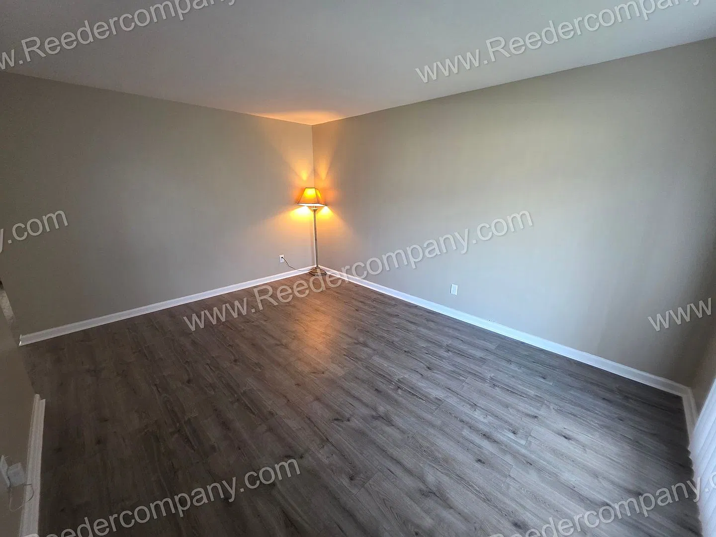 Completely updated 3 bedroom 1.5 bath house in Merrillville — Photo 2