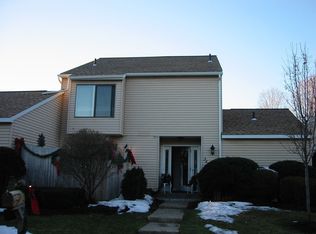 34 Loudonwood E, Loudonville, NY 12211