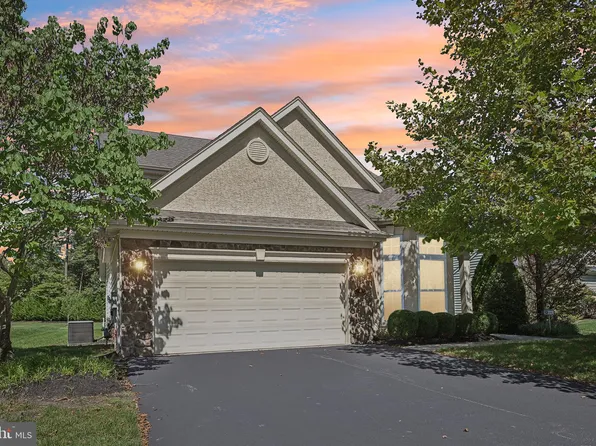 4 Woodcrest Ct, Berlin, NJ 08009