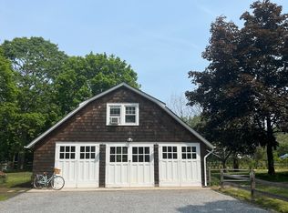 92 Ponquogue Ave, Hampton Bays, NY 11946