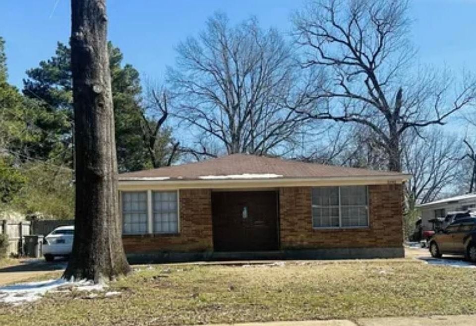 1st image of 3226 Forest Glen St