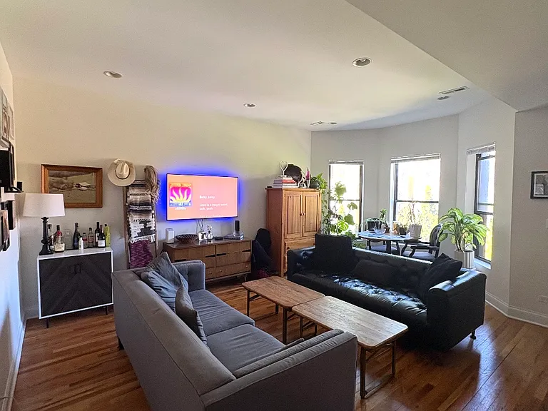 4927 N Winthrop Ave #2S — Photo 3