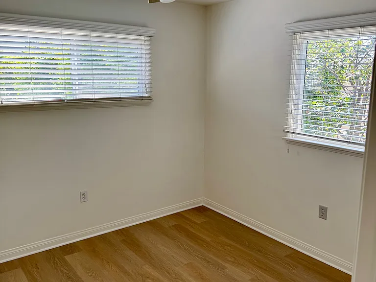 860 Manhattan Beach Blvd — Photo 6