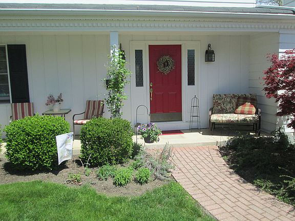 2nd image of 26848 Chapel Hill Dr