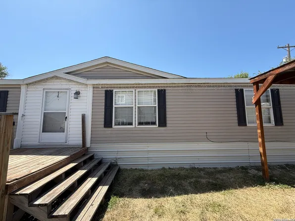 1204 W HOUSTON ST, Carrizo Springs, TX 78834