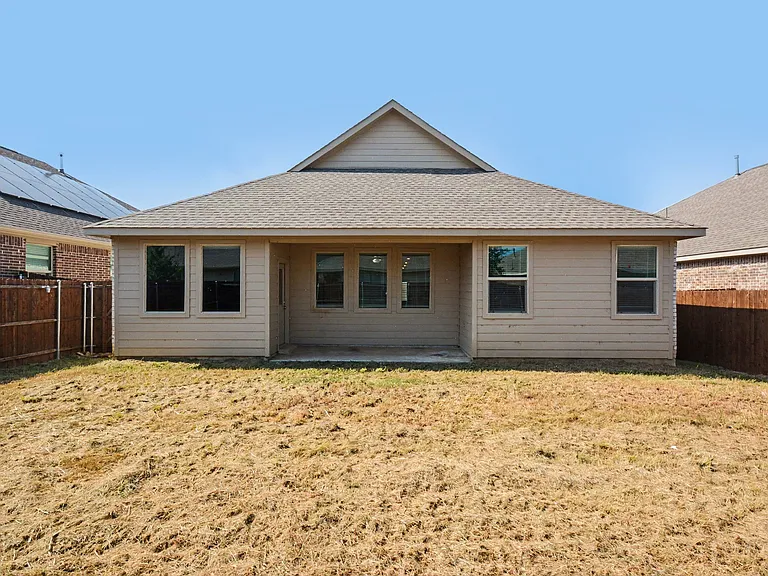 1118 Mahogany Ln — Photo 34