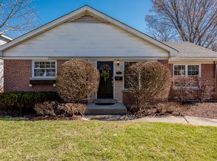717 Greenwood Dr, Wheaton, IL 60189