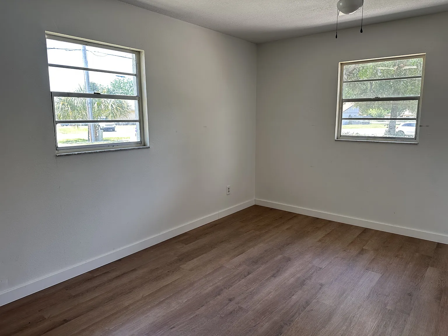 2931 SE 52nd Ave - A — Photo 2