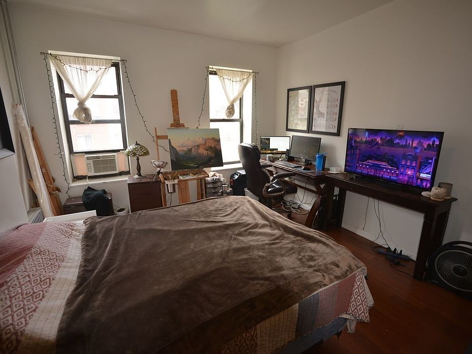 2nd image of 519 W 48th St #14S